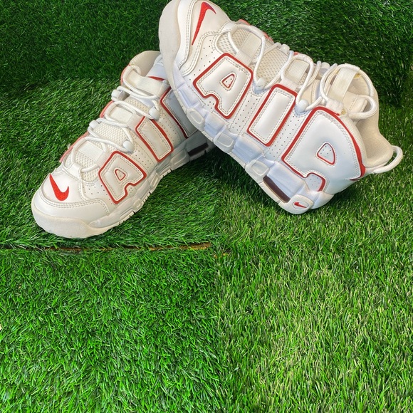 Boys Nike Air more uptempo (GS) size 6.5